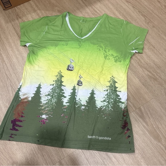 Green Banff Gondola Women's Top - Picture 1 of 2